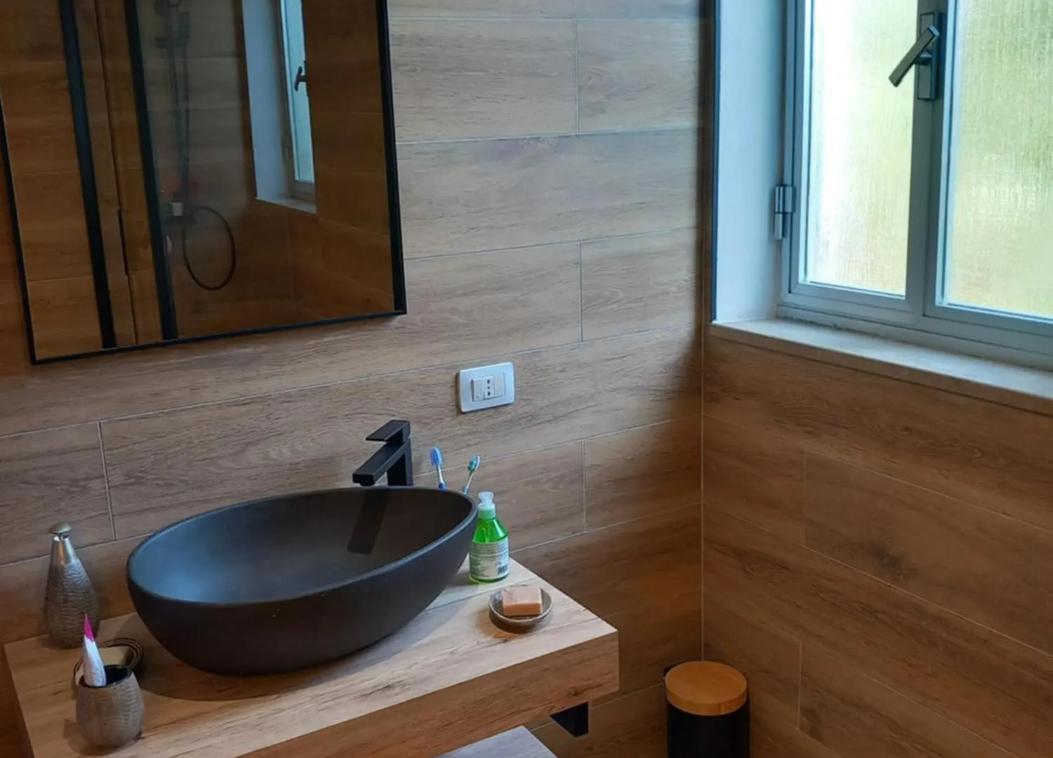 Luxury Garden Flat Apartment Carbonia